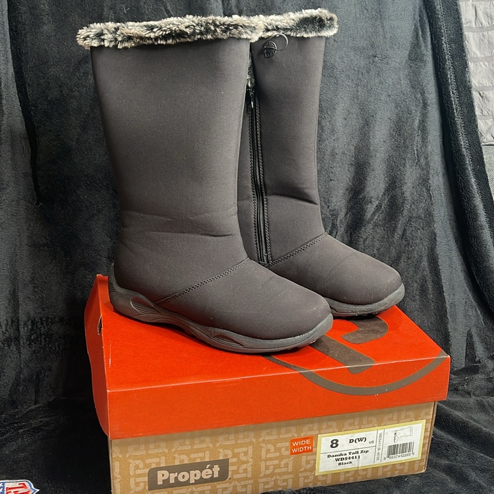 Propet Women's Black Boots size 8 wide width. - Picture 2 of 14